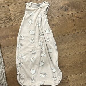Woolino sleep sack 2-24 months.